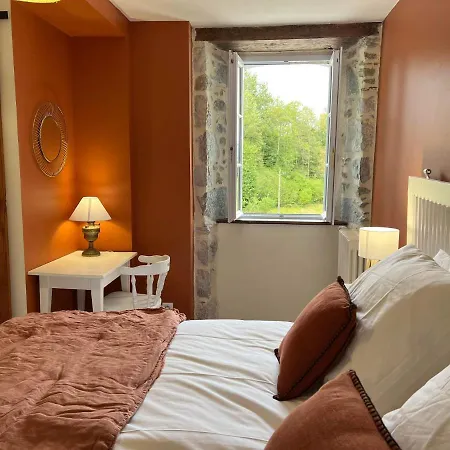 Farm stay Le Val Eveille 4 Etoiles - Maison De Maitre De 1773 *