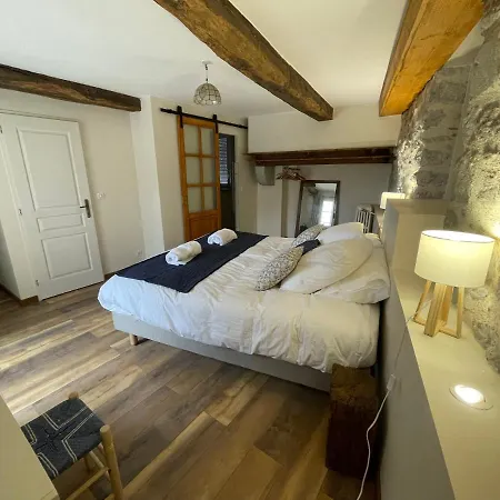 Le Val Eveille 4 Etoiles - Maison De Maitre De 1773 Farm stay Arudy