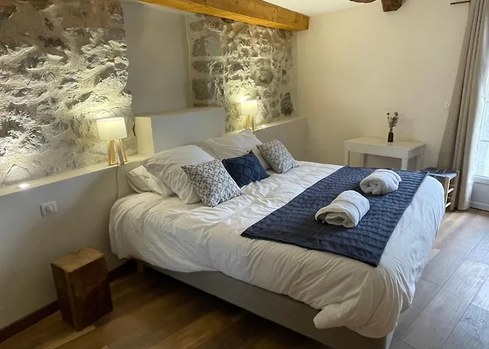 Κατάλυμα σε φάρμα Le Val Eveille 4 Etoiles - Maison De Maitre De 1773 *