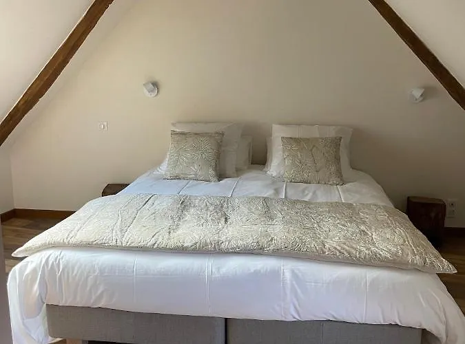 Le Val Eveille 4 Etoiles - Maison De Maitre De 1773 Κατάλυμα σε φάρμα Arudy